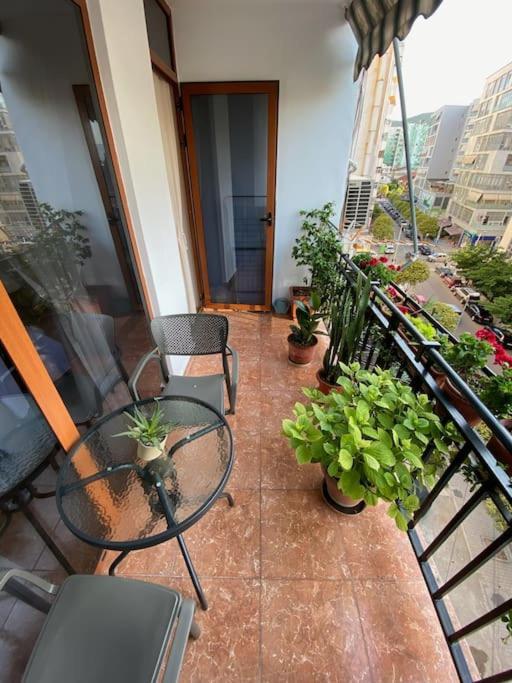 Mimosa'S Apartment With Lovely Balcony Tirana Esterno foto